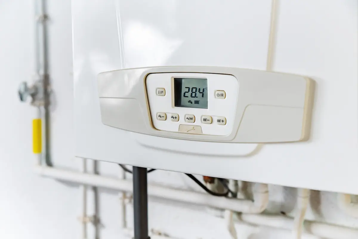 Chaudière murale installée par un chauffagiste à Paris, Île-de-France