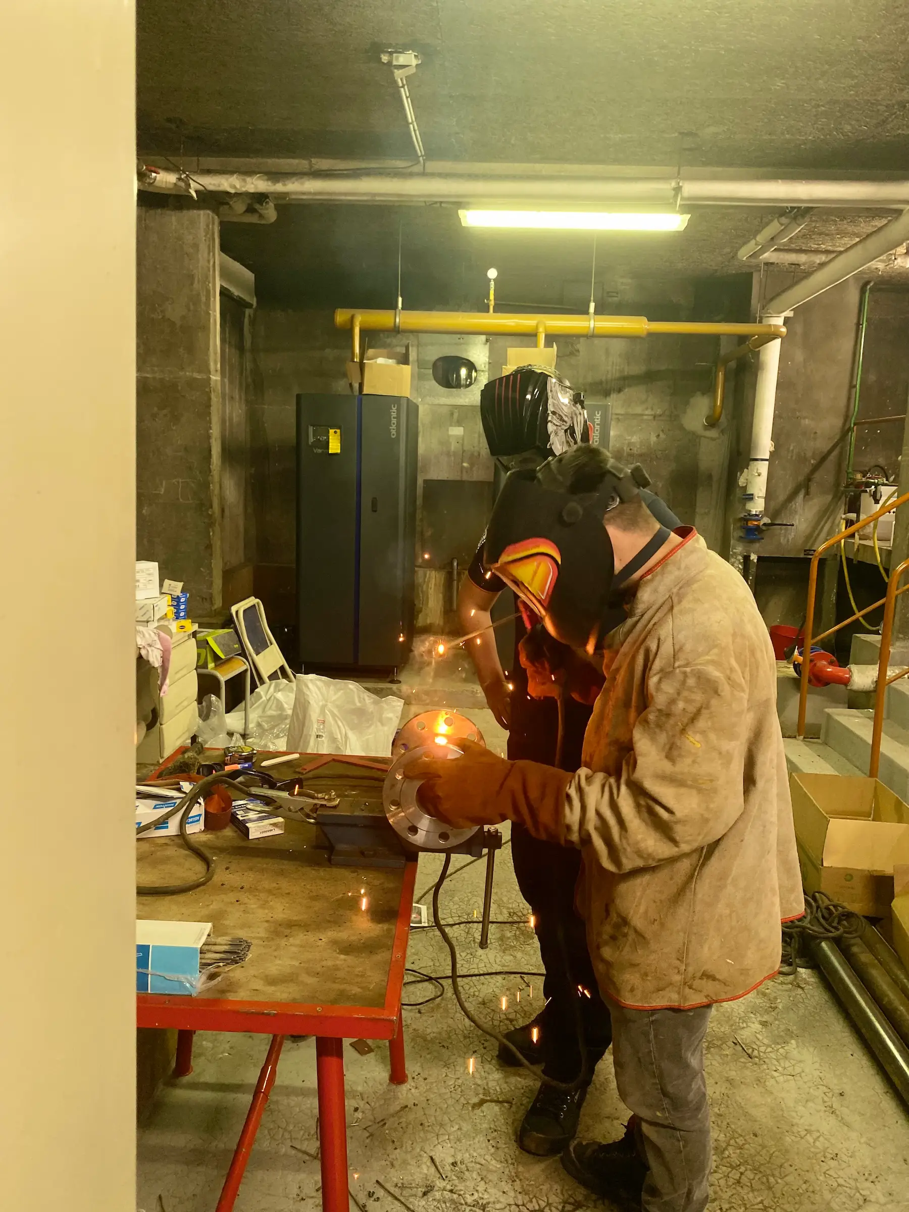 Soudure industrielle par un plombier-chauffagiste à Paris, Île-de-France